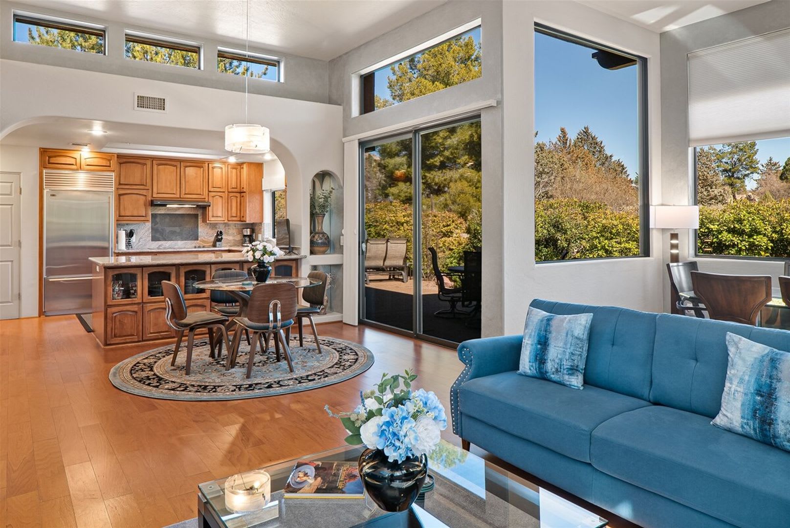 Lux 2 King Suite Luxury Townhome Pool Hot Tub – photo 3