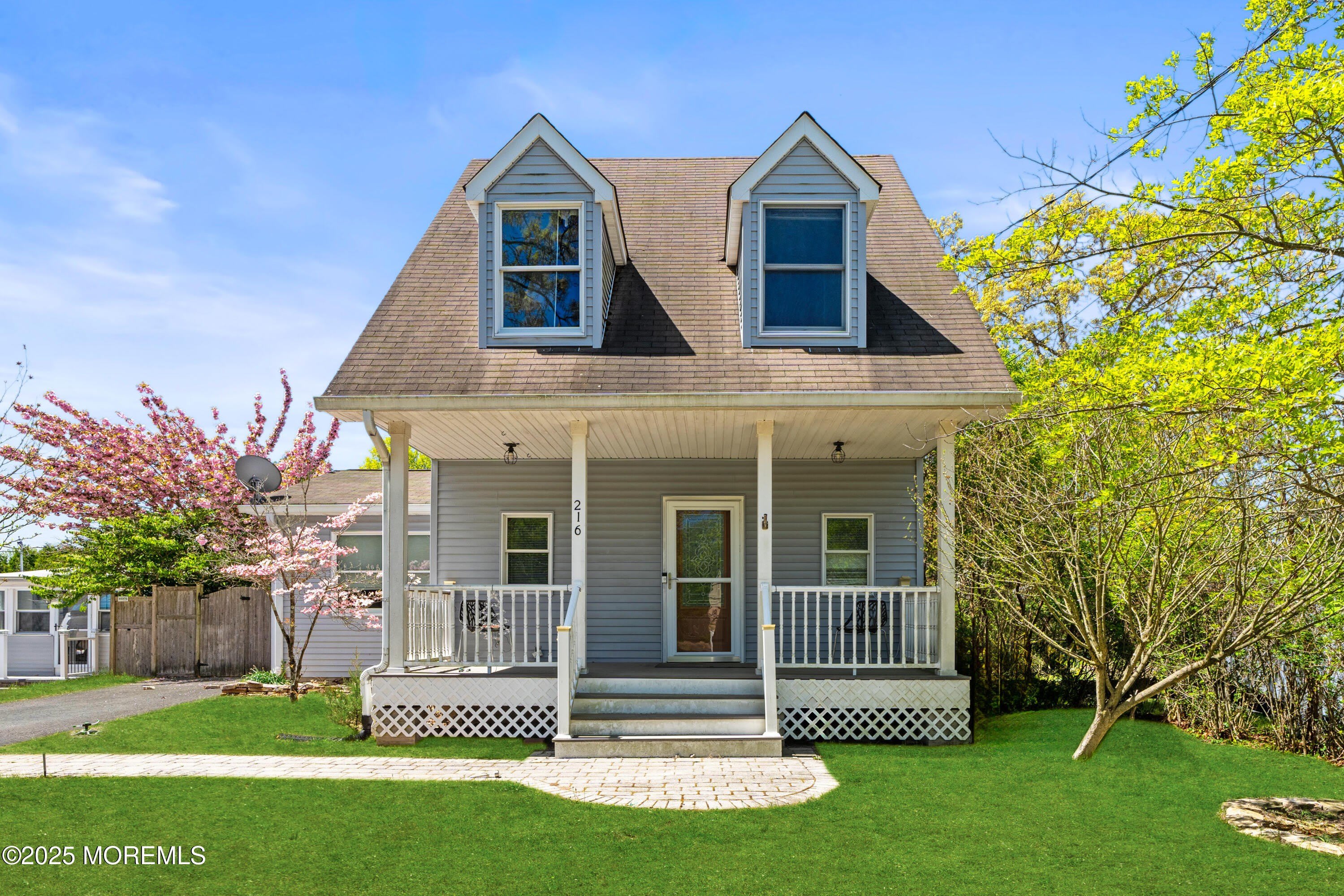 216 Chatham Avenue – photo 1