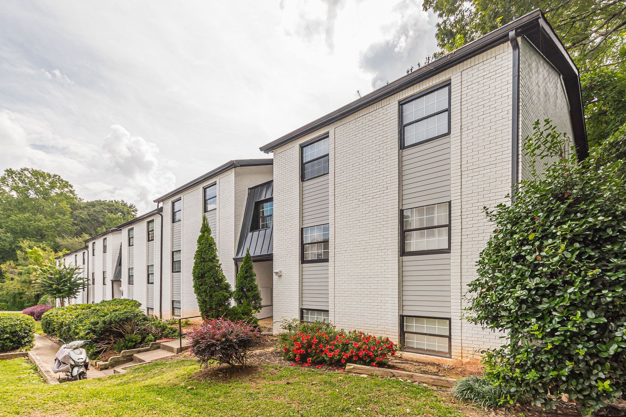 Pinewood Townhomes – photo 5