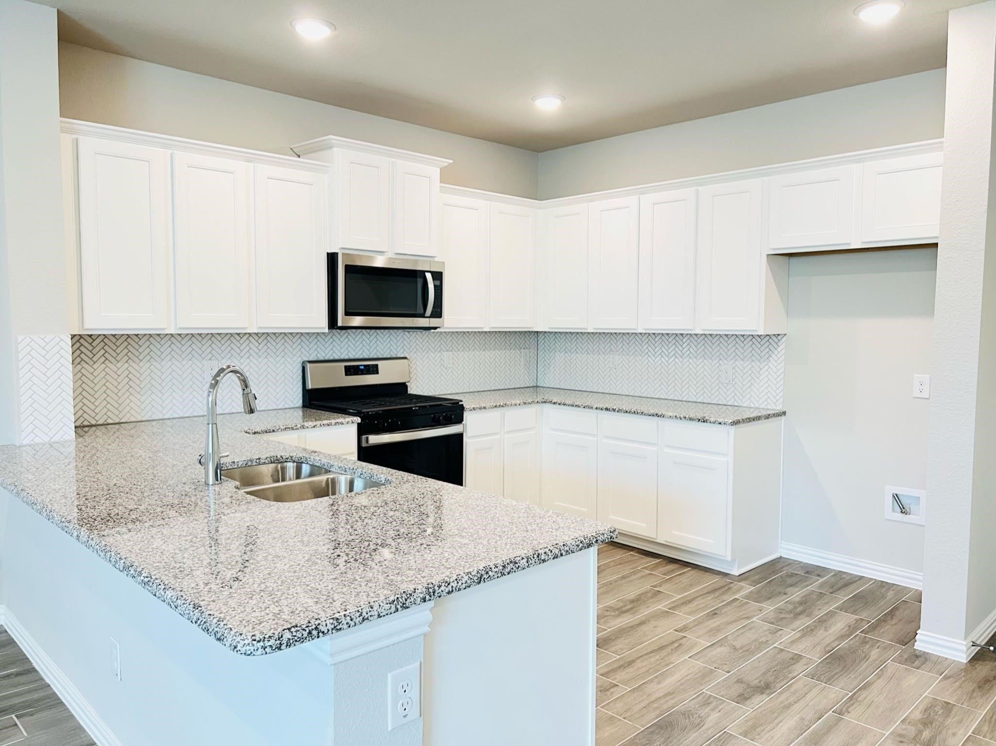 3717 Malibu Drive – photo 4