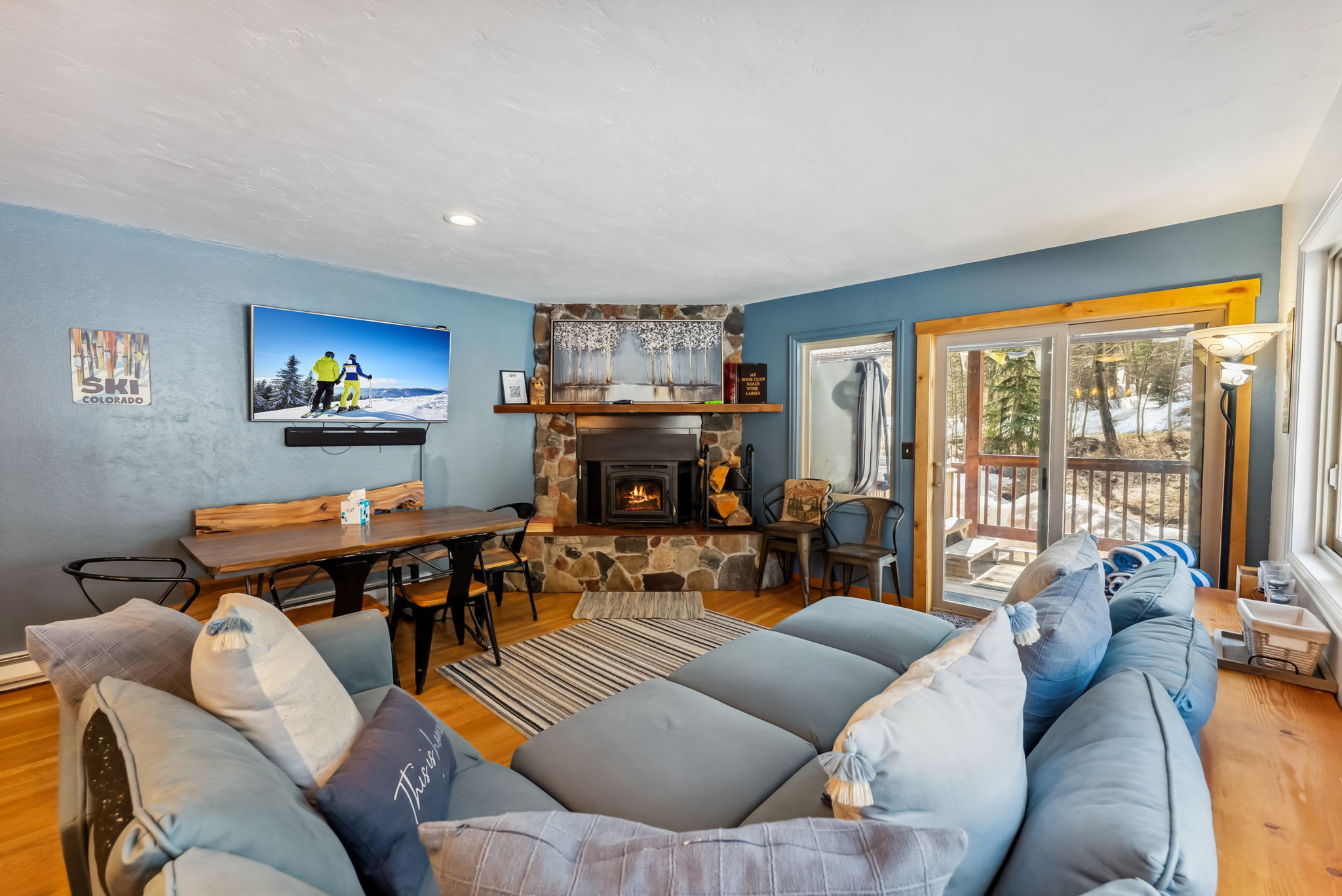 876 Broken Lance Drive – photo 2