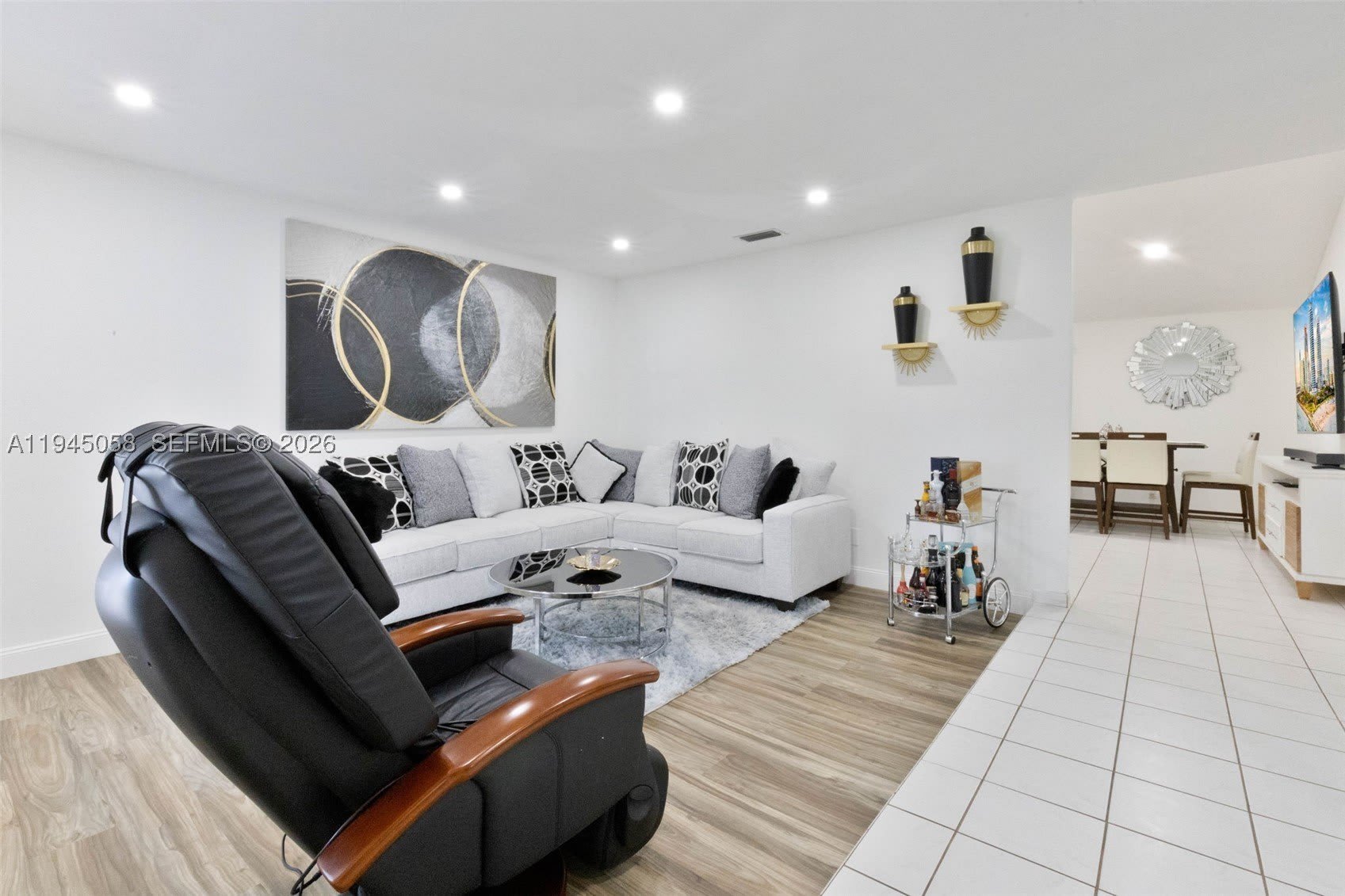 11145 NW 27th St – photo 3
