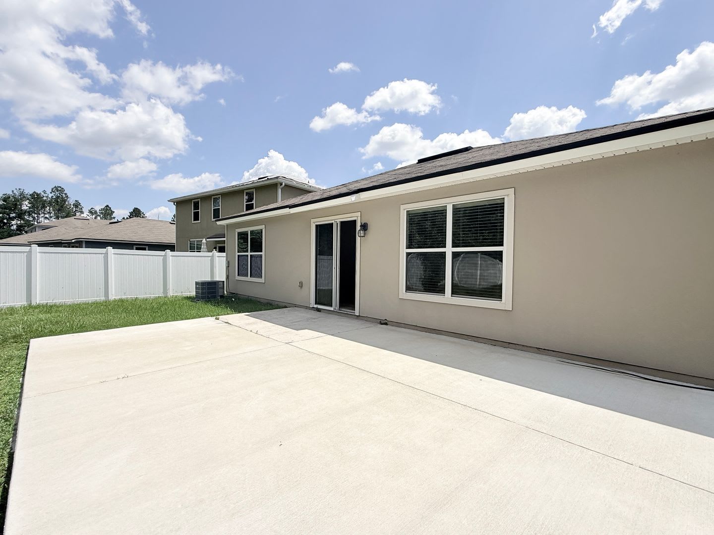 Spacious 4Br Home With Large Fenced Yard Community Pool – photo 5