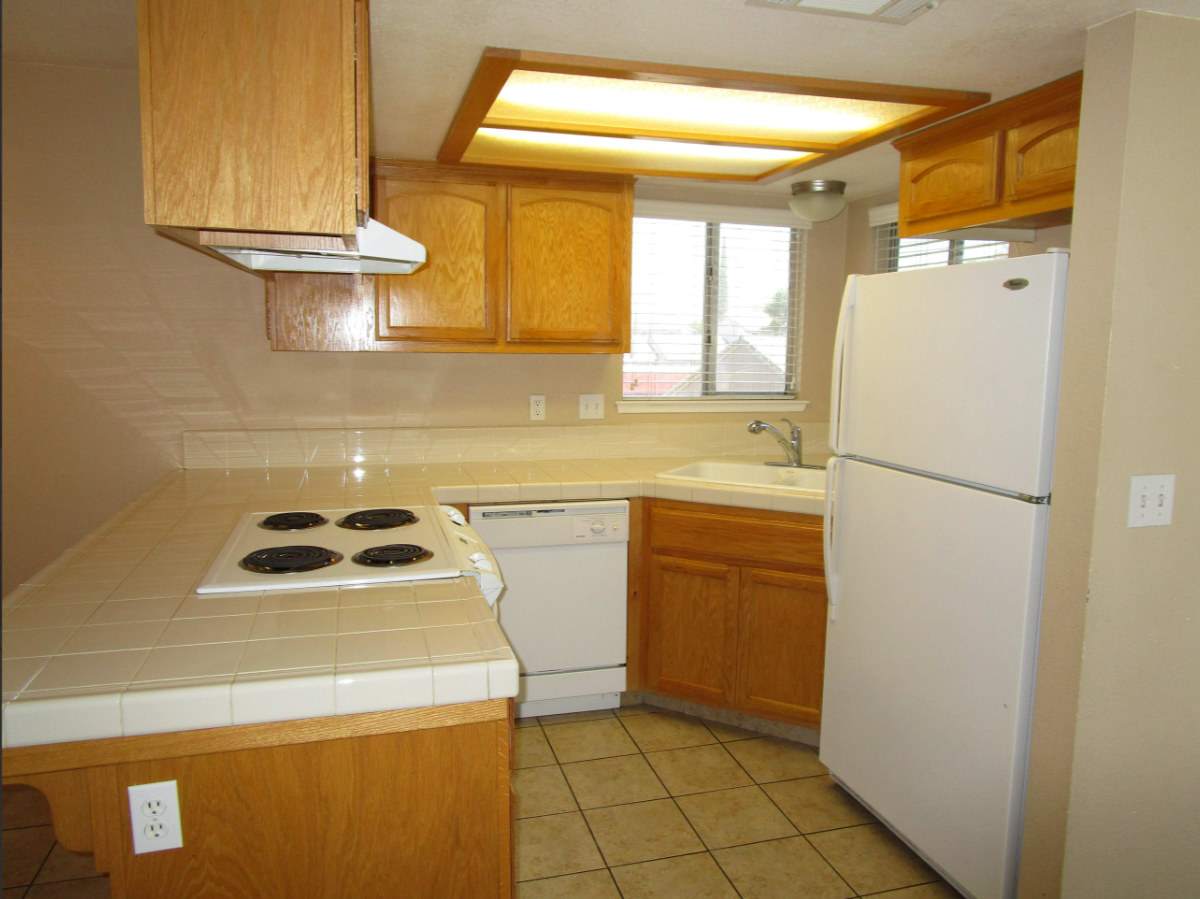 1061 North White Street Apt C – photo 4