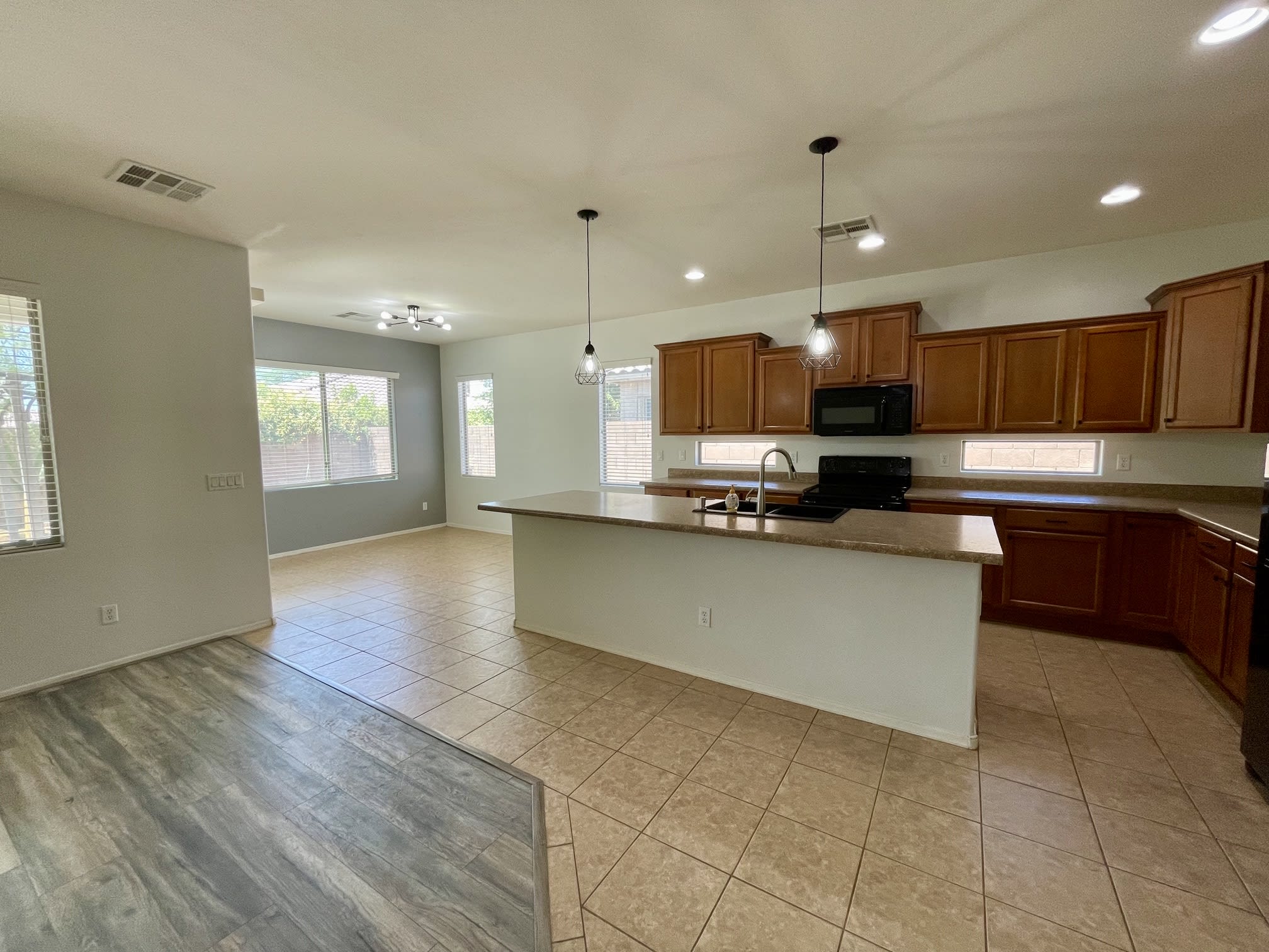 17027 W Hammond St – photo 1