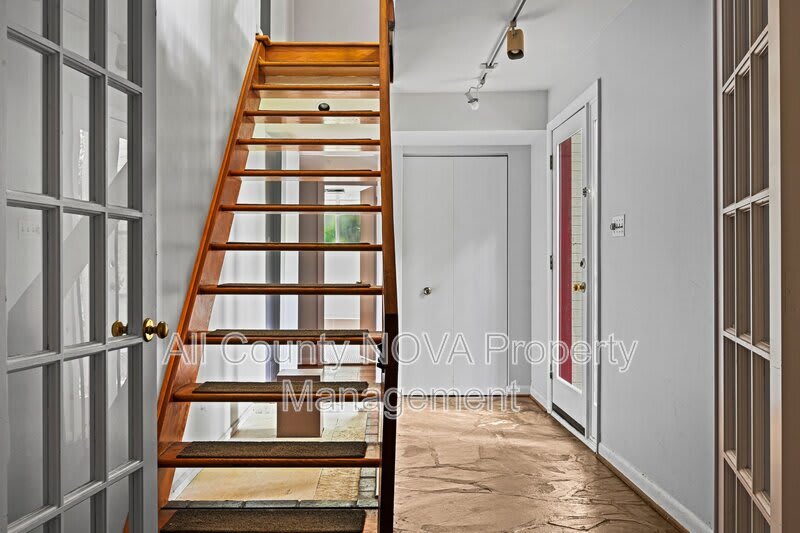 8108 Timber Valley Ct – photo 4