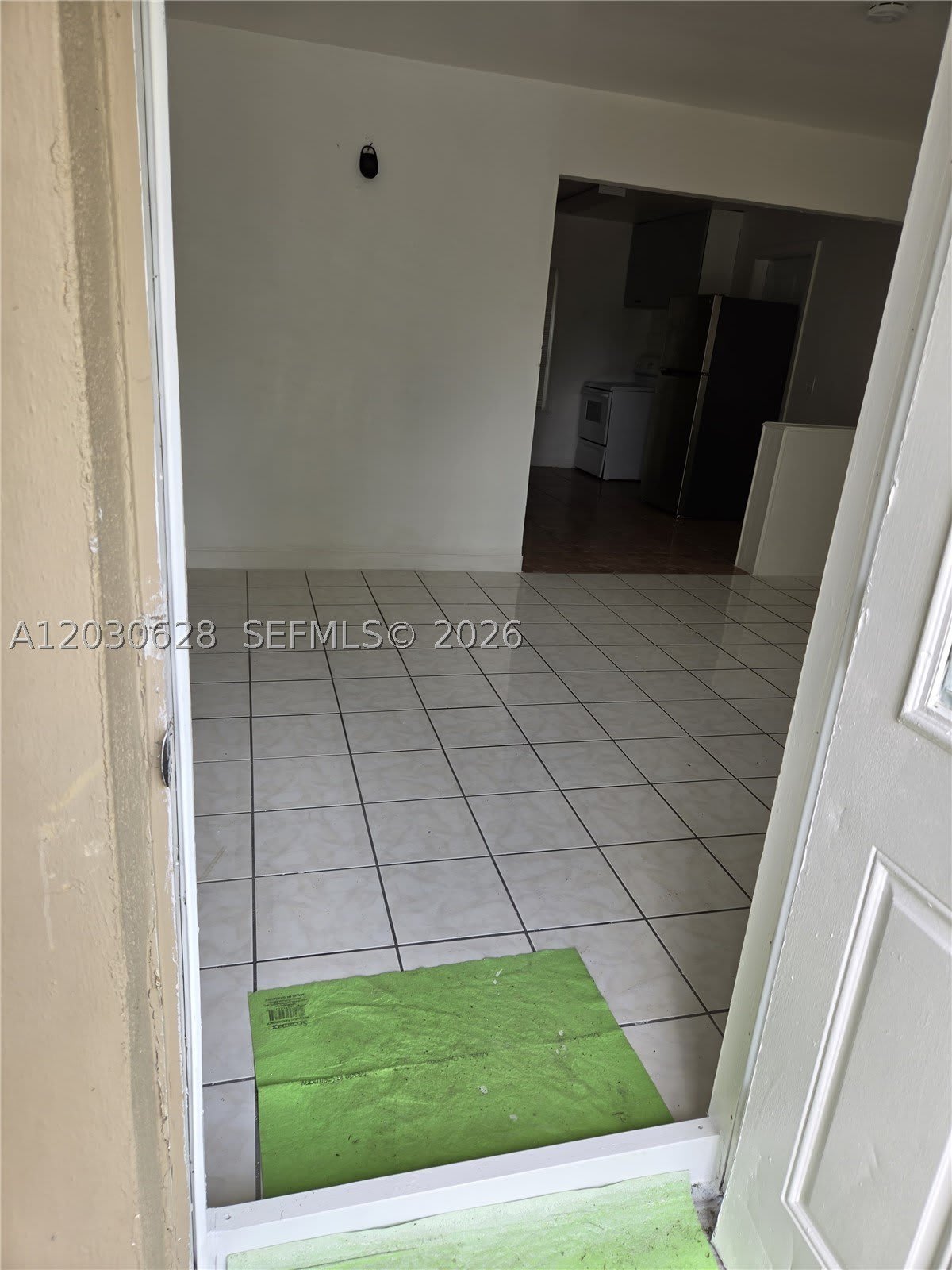 5605 Taylor St – photo 2
