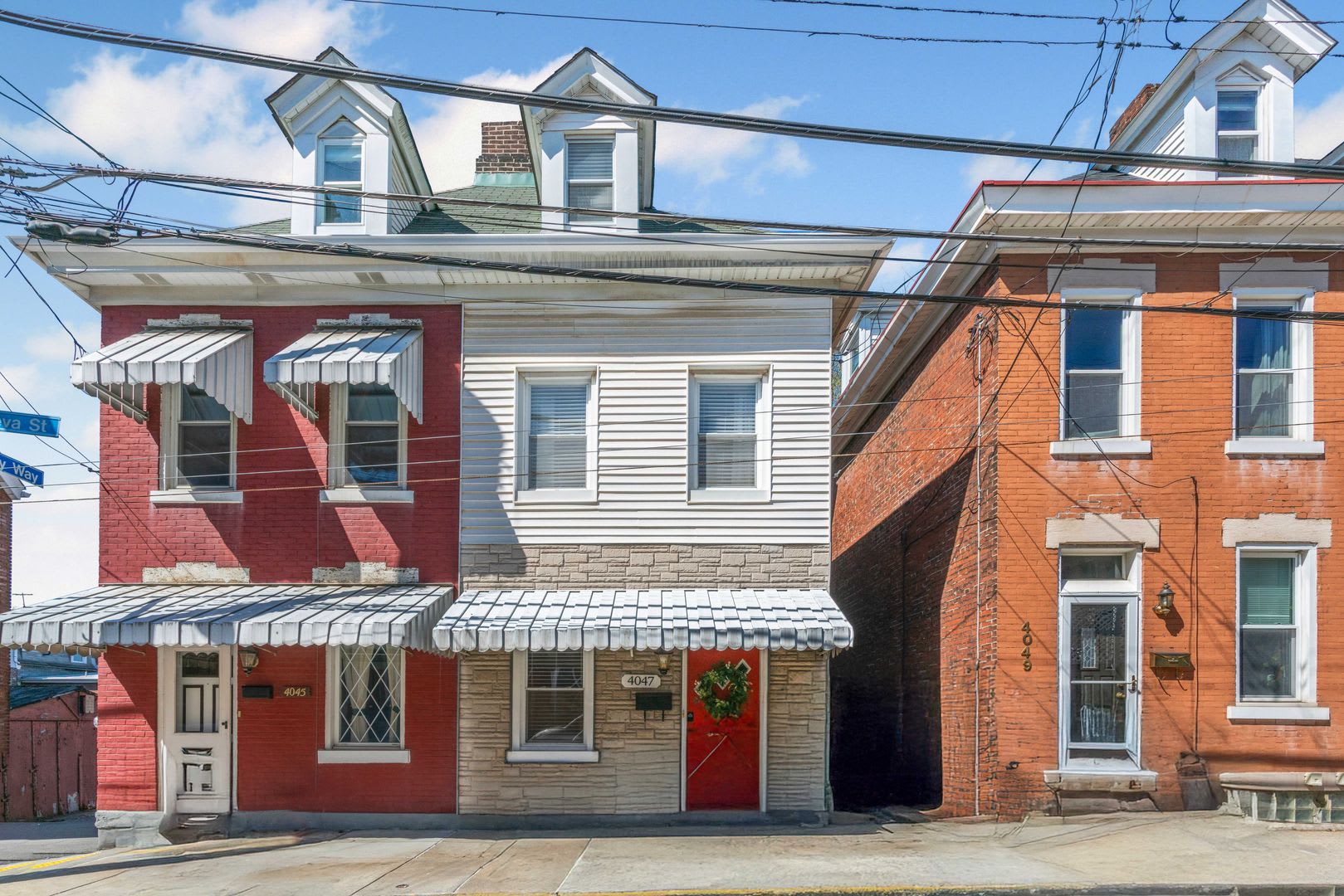 Fully Furnished 2 Bedroom Townhome in Central Lawrenceville – photo 2