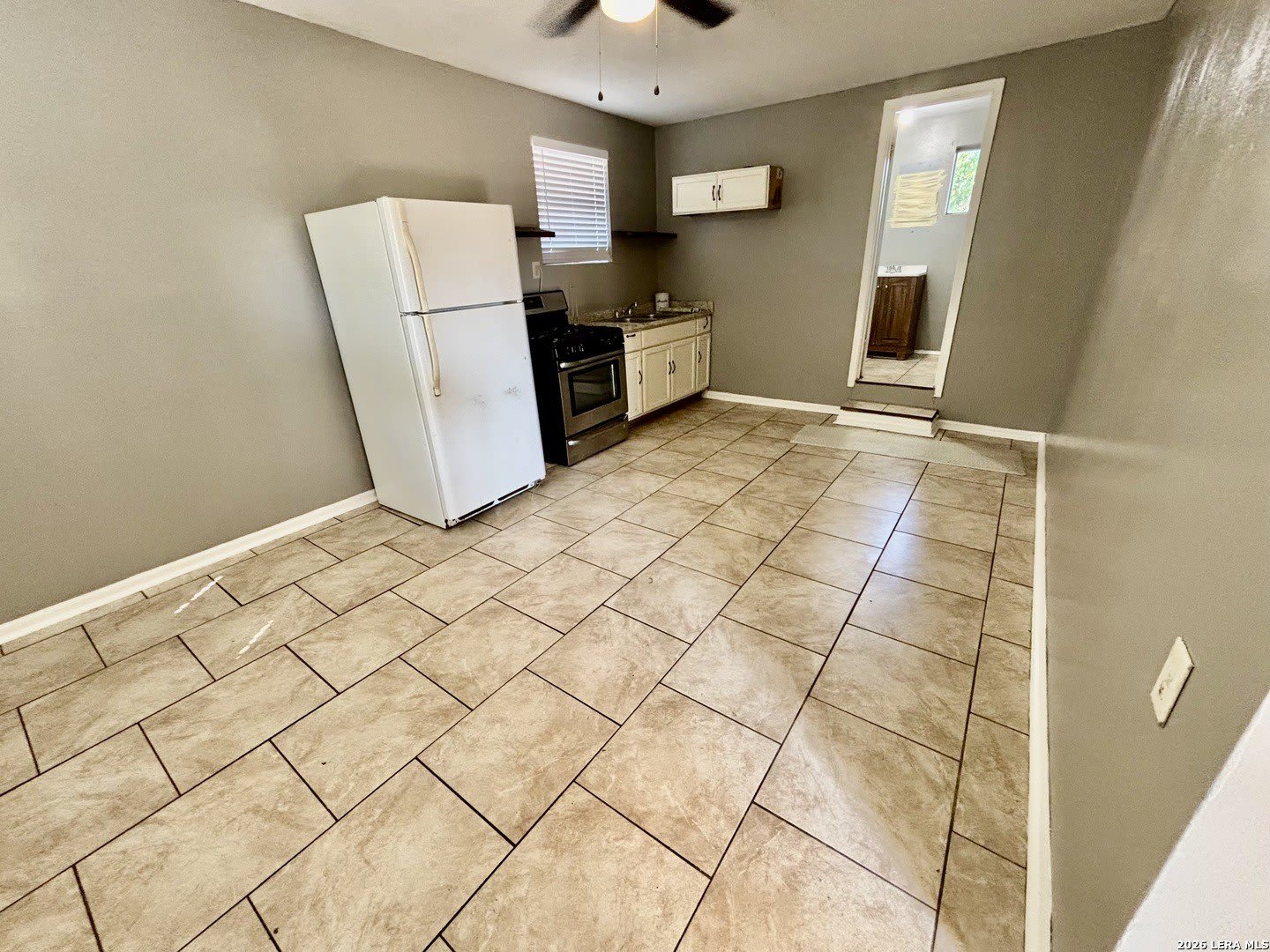 431 Sussex Ave – photo 3