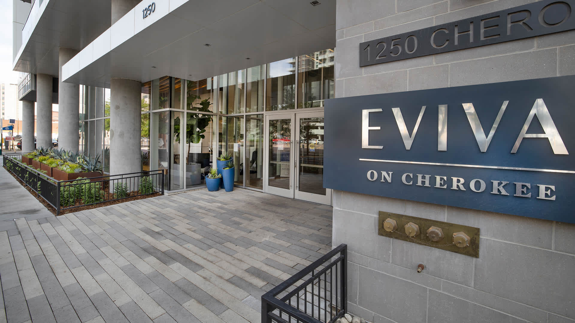 EVIVA On Cherokee – photo 5