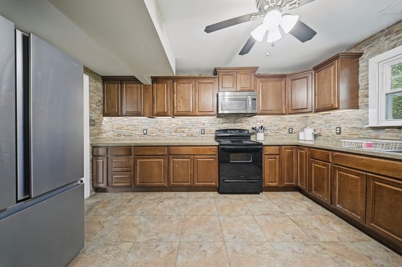 625 S Military Highway – photo 2