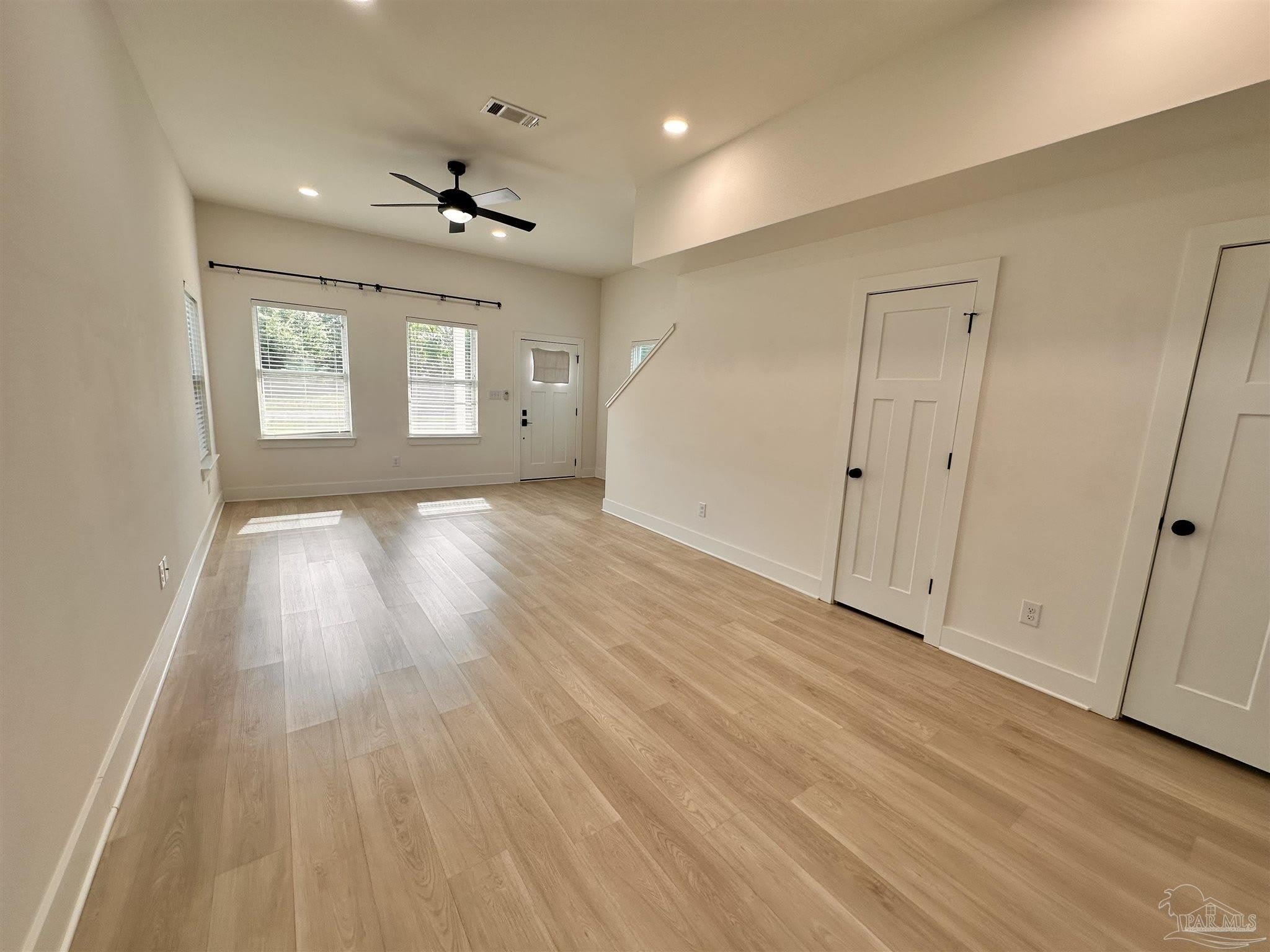 5245 Viking Rd – photo 3