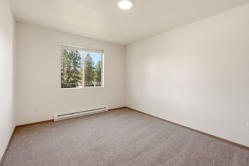 1123 E Hastings – photo 4
