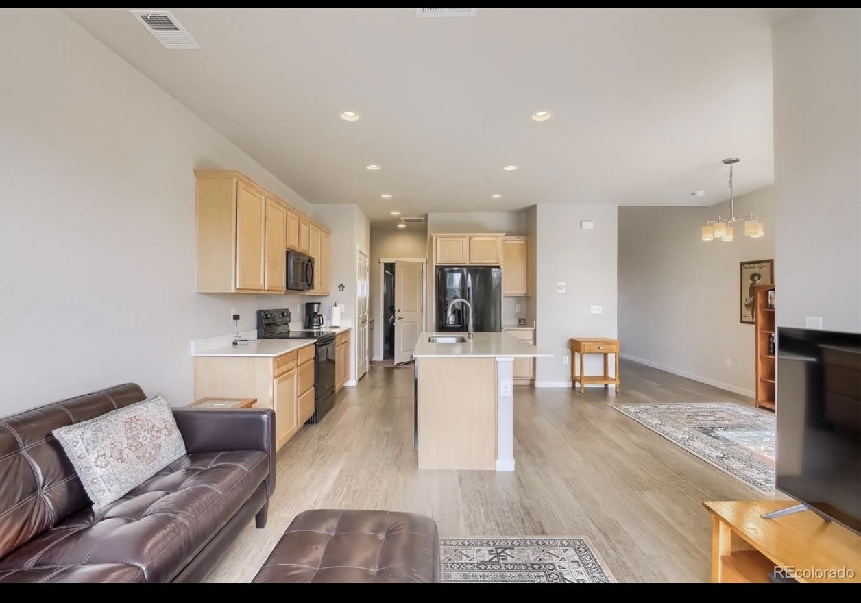 9740 Clermont Lane – photo 2