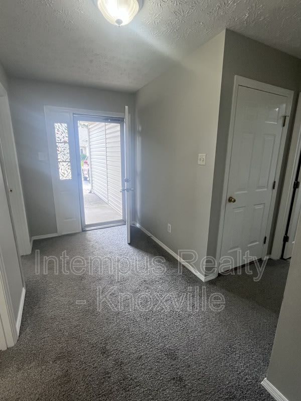 1013 Ashley Michelle Ct – photo 3