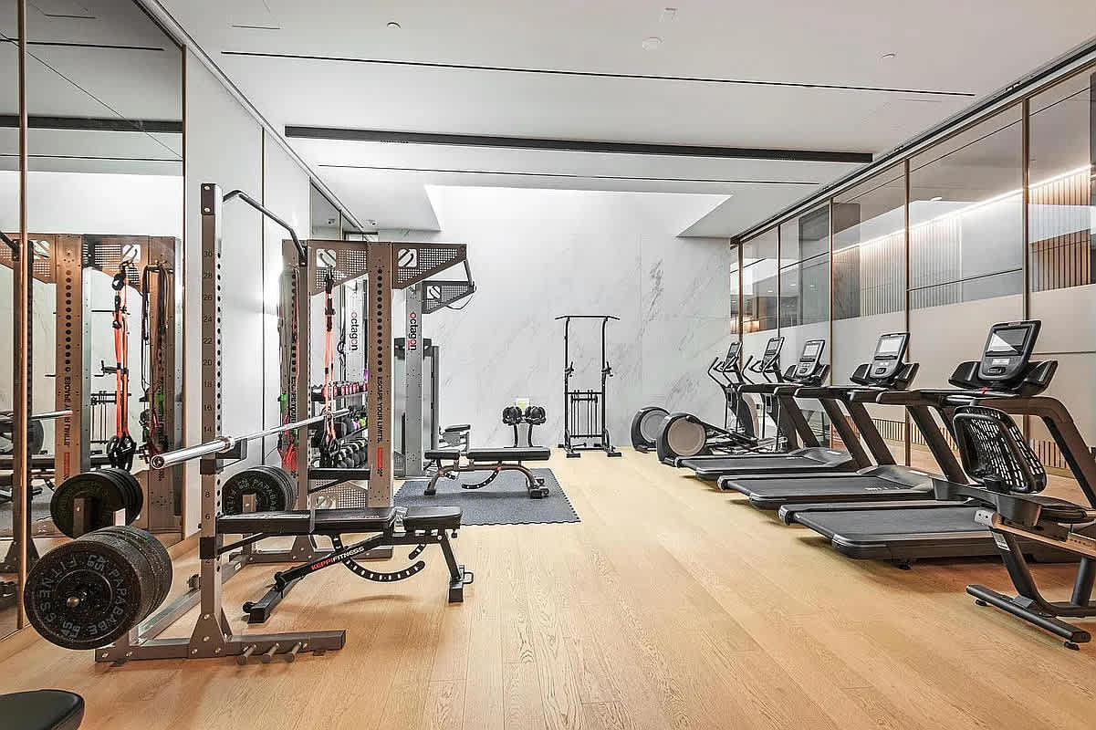 504 W 45th St Apt 32A – photo 3