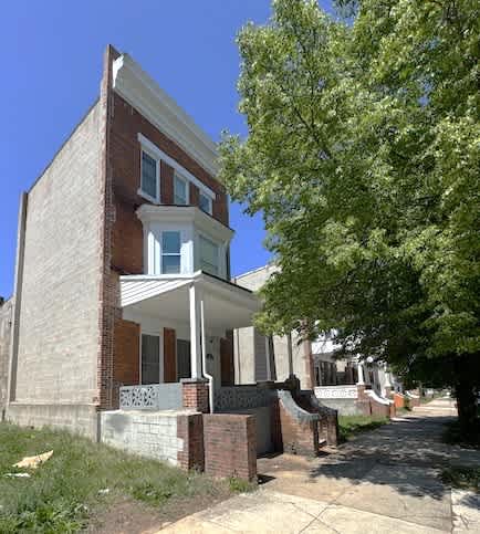 2402 Lakeview Avenue – photo 4