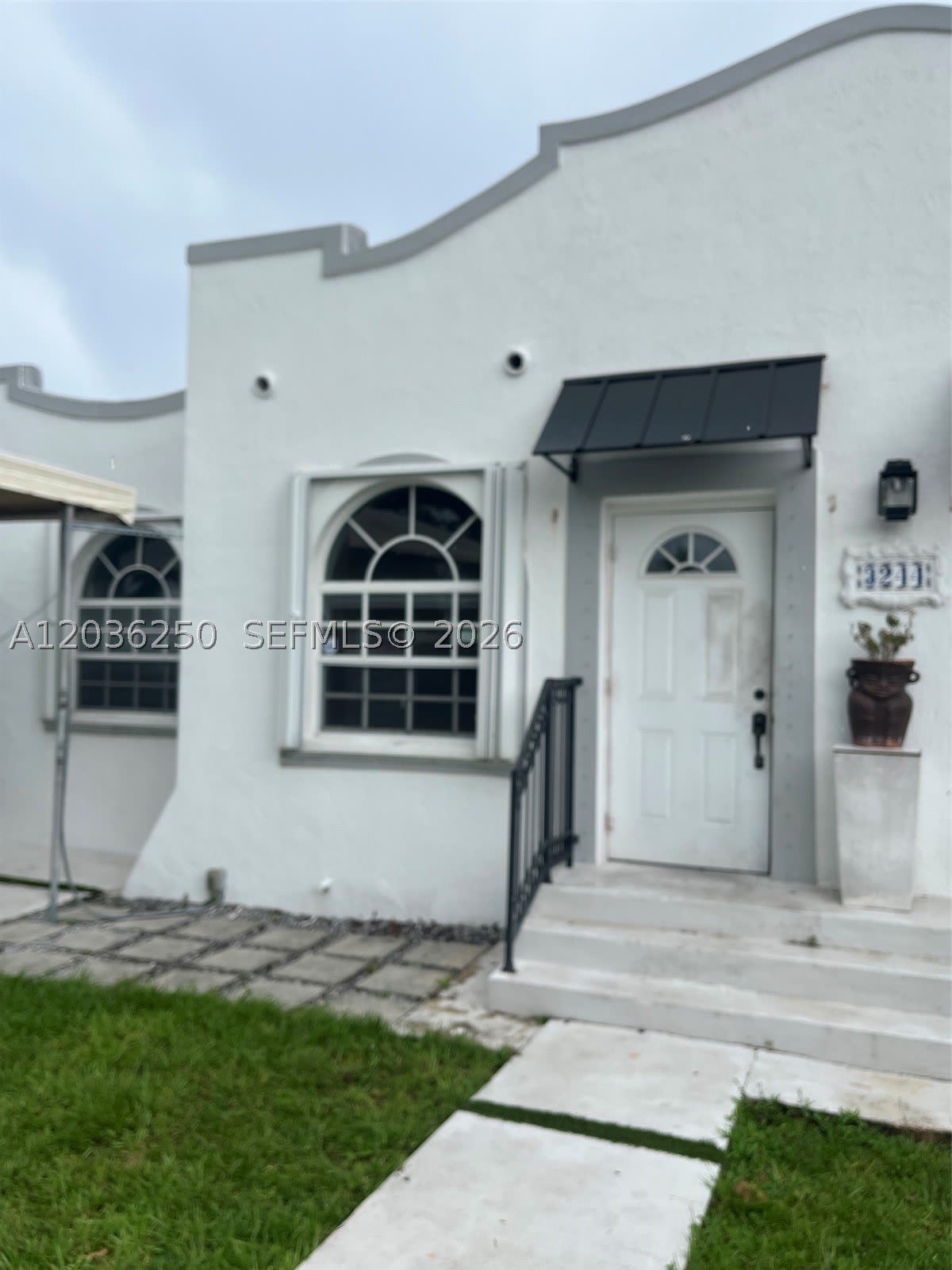 3244 SW 3rd St – photo 1