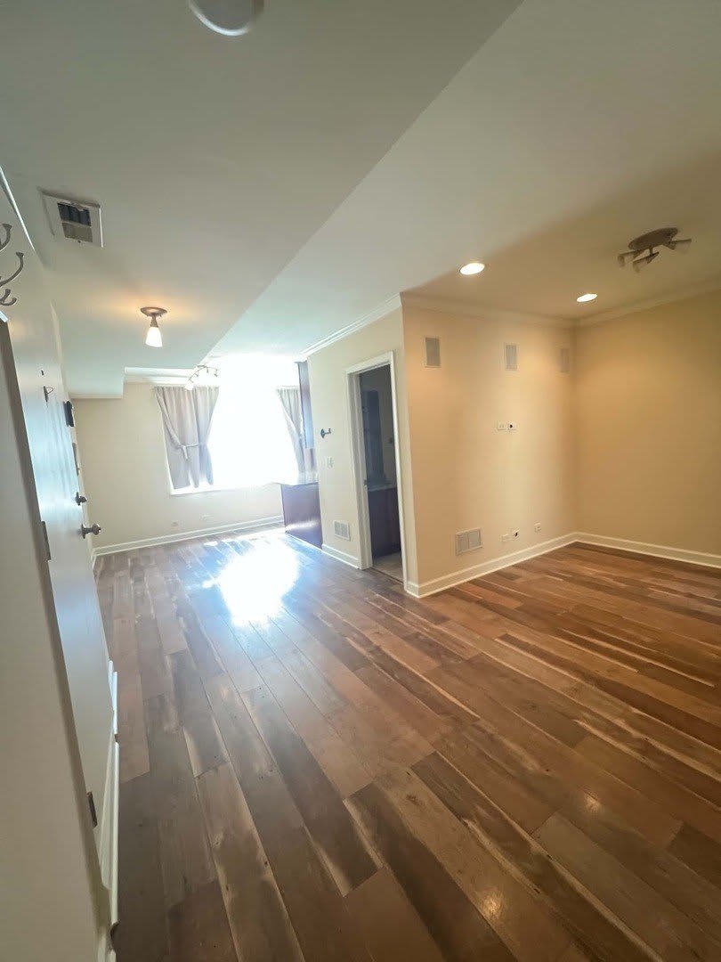 3733 N MILWAUKEE Avenue – photo 4