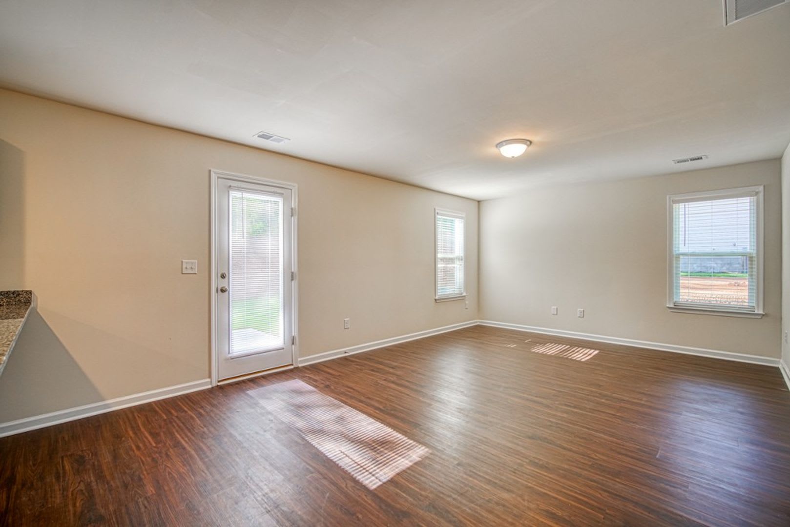 4 BR, 2.5 BA, 2 Car Garage, Boiling Springs School District 2 – photo 4