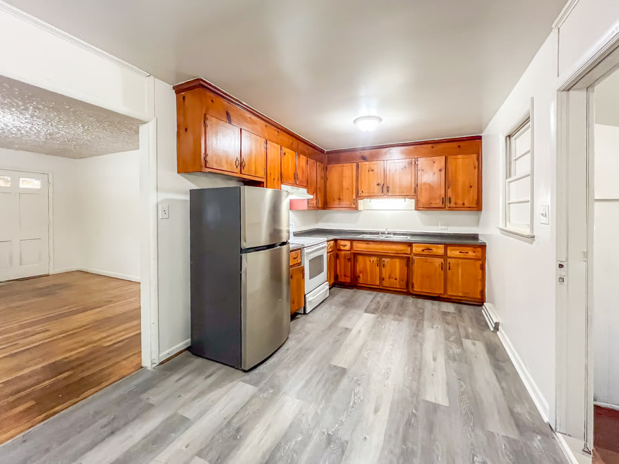 305 S 9th Ave – photo 3