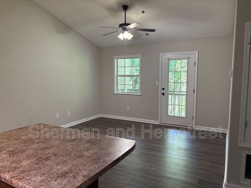 3101 London Court, Apt 204 – photo 4