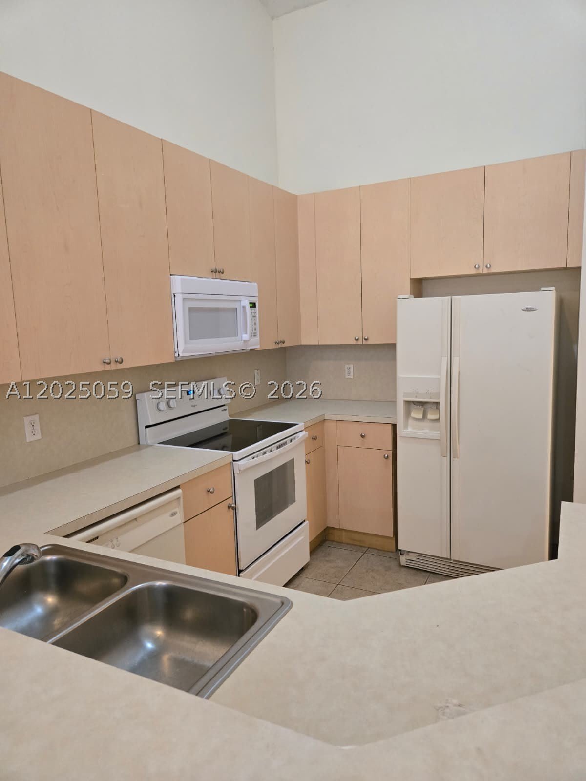 1158 NE 32nd Ave – photo 4