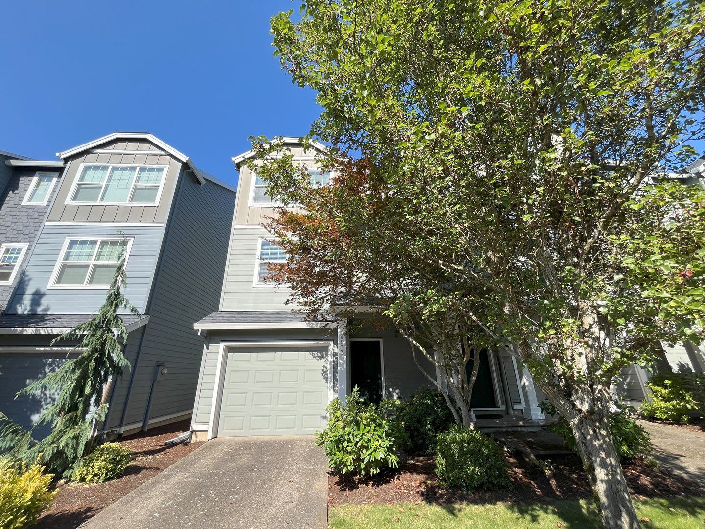 Spacious Tigard 3 Bedroom Townhouse with Open Kitchen, Attached Garage & Balcony – photo 3