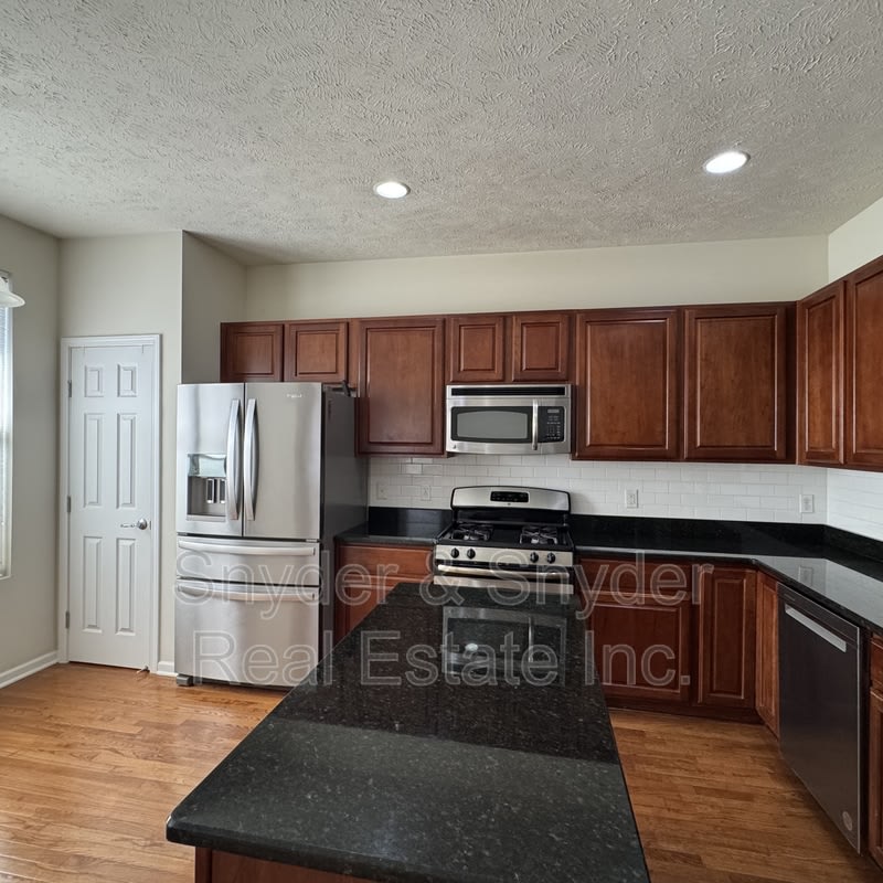 393 Caleb Drive – photo 4