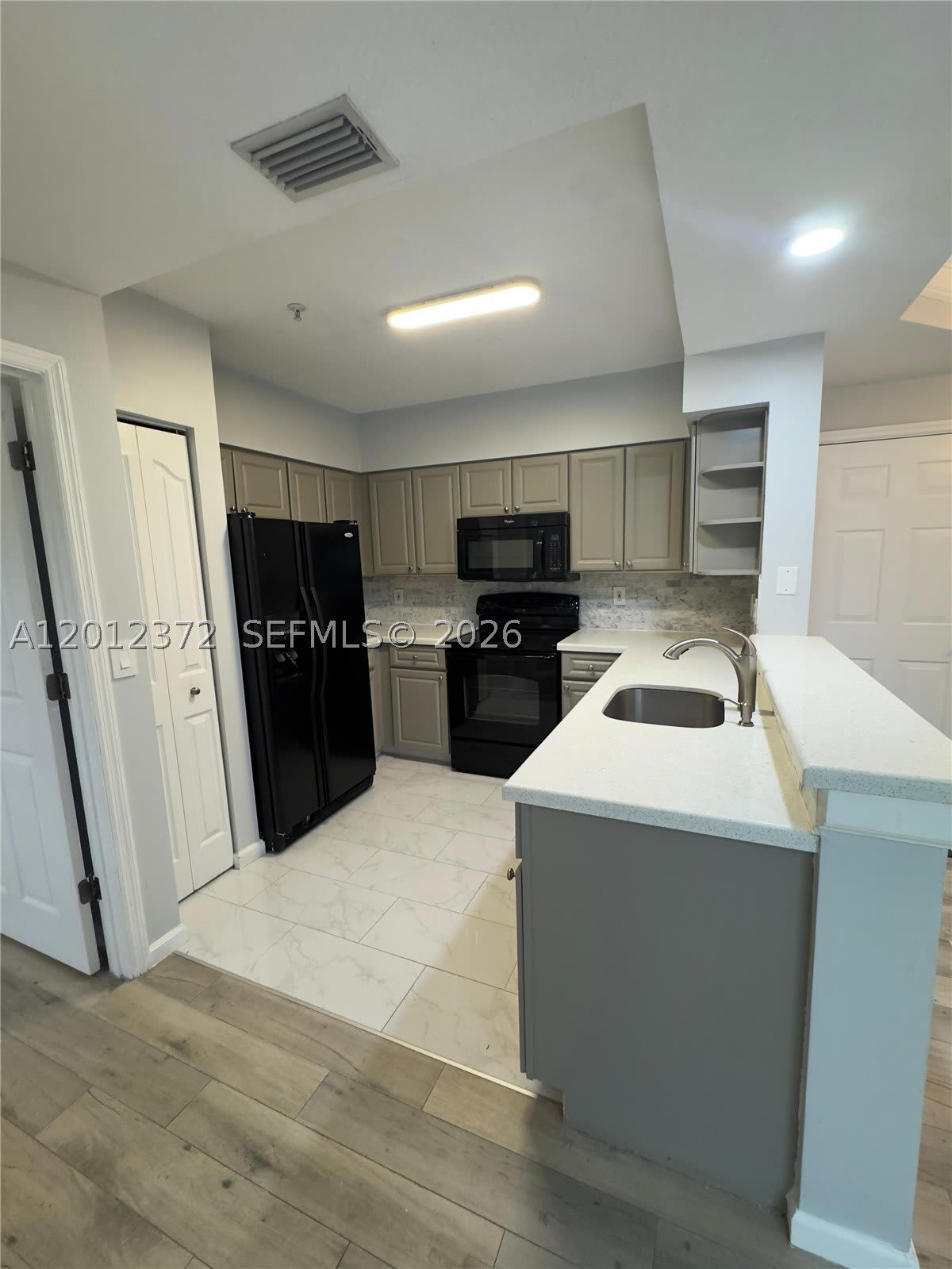2042 Alta Meadows Ln – photo 5