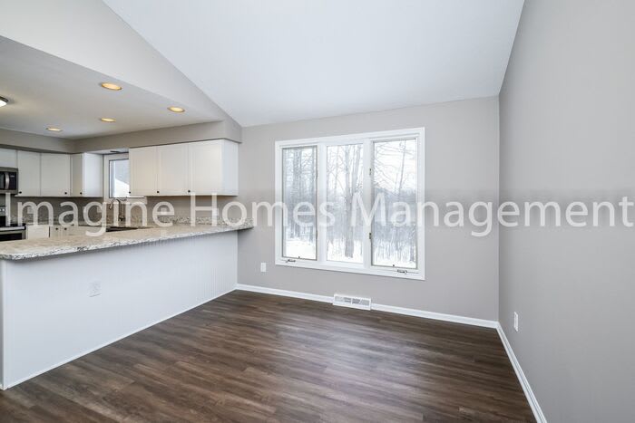 34876 South Side Park Drive – photo 5