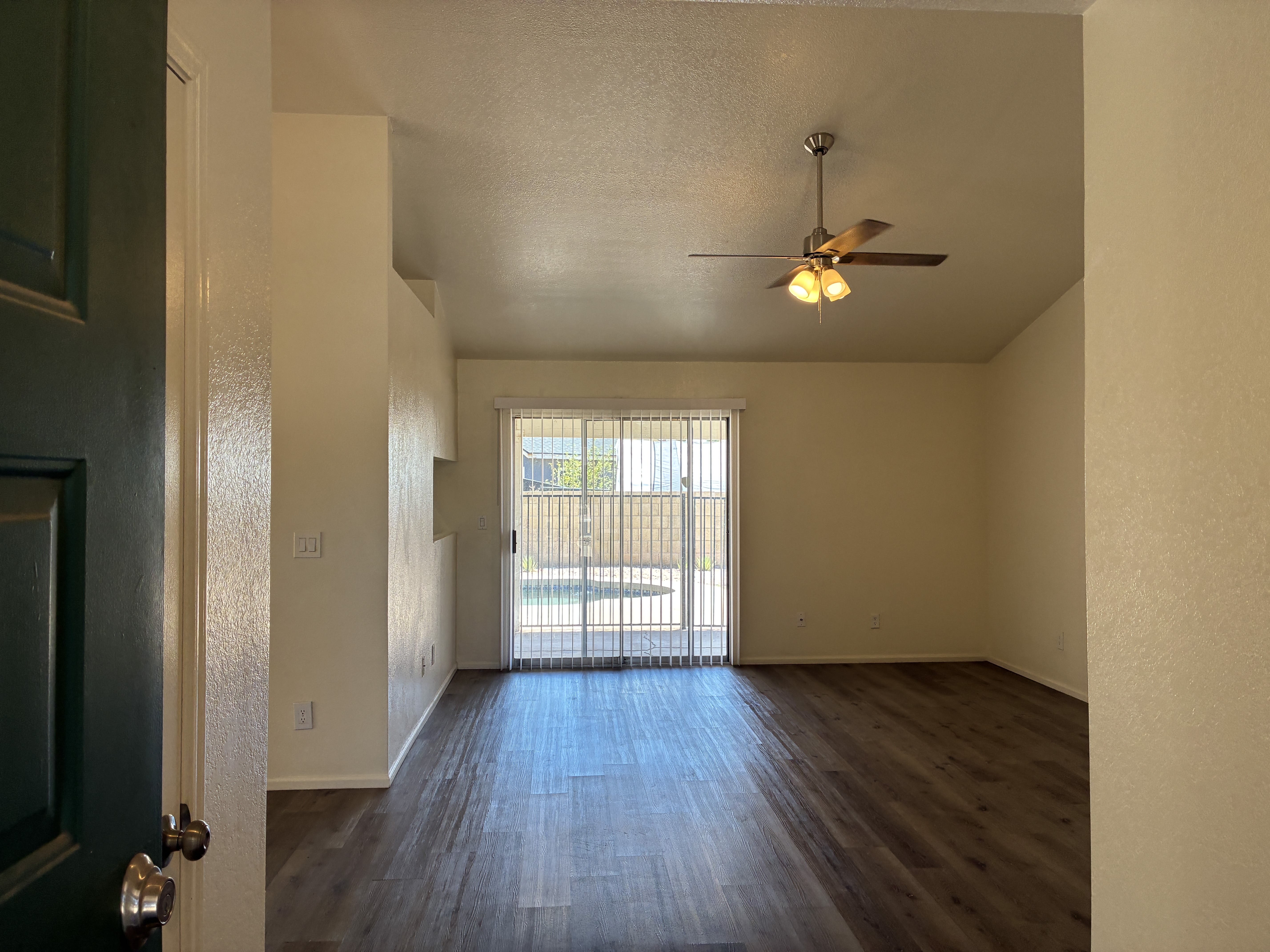 5637 W Yucca St – photo 3