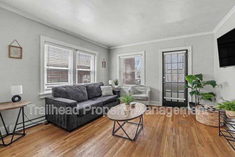 4015 Charlotte St – photo 1