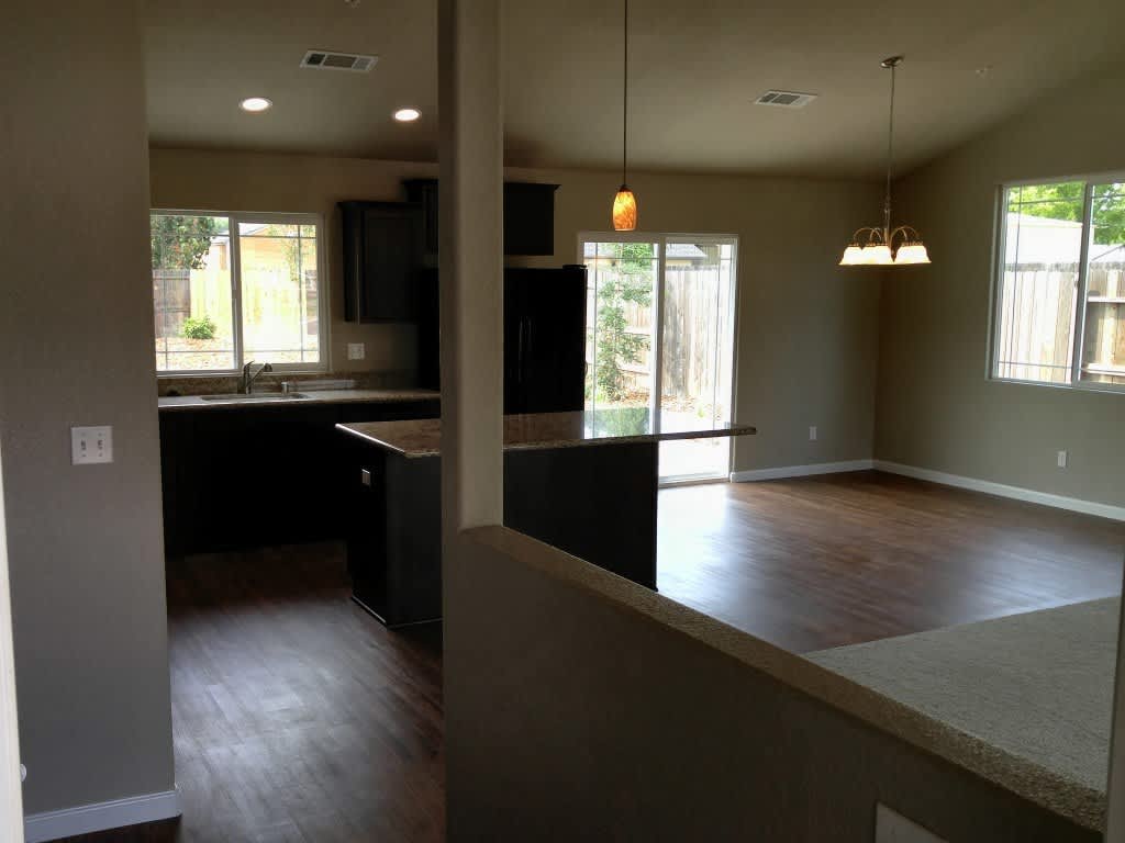 500 Move In Special Off First Months Rent – photo 3