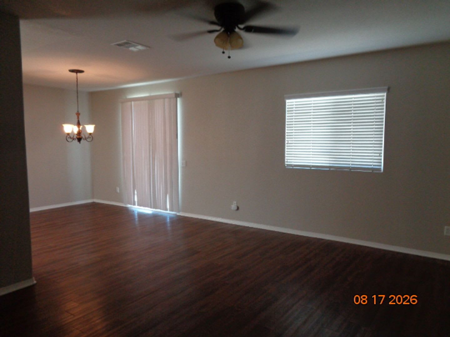 Gorgeous 4 bedroom 2.5 bath with all the upgrades! – photo 5