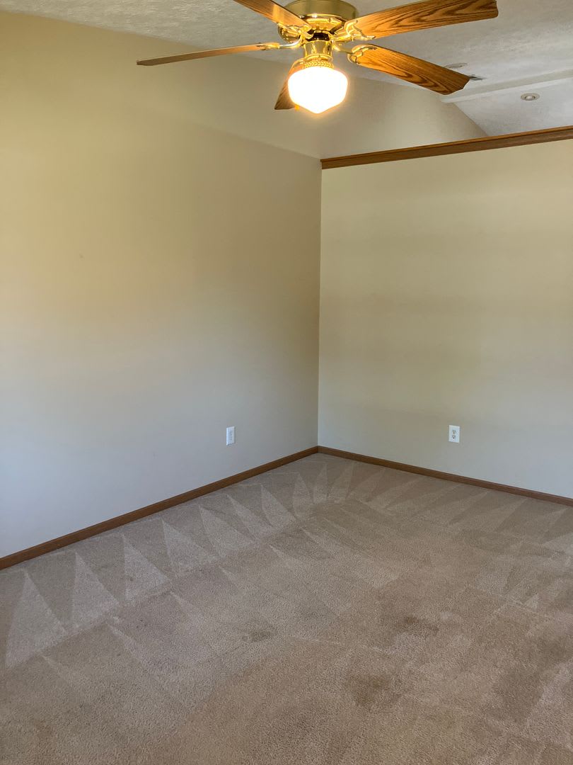 Ranch With 2 Bedrooms 1 Bath And 1 Car Attached Garage – photo 3