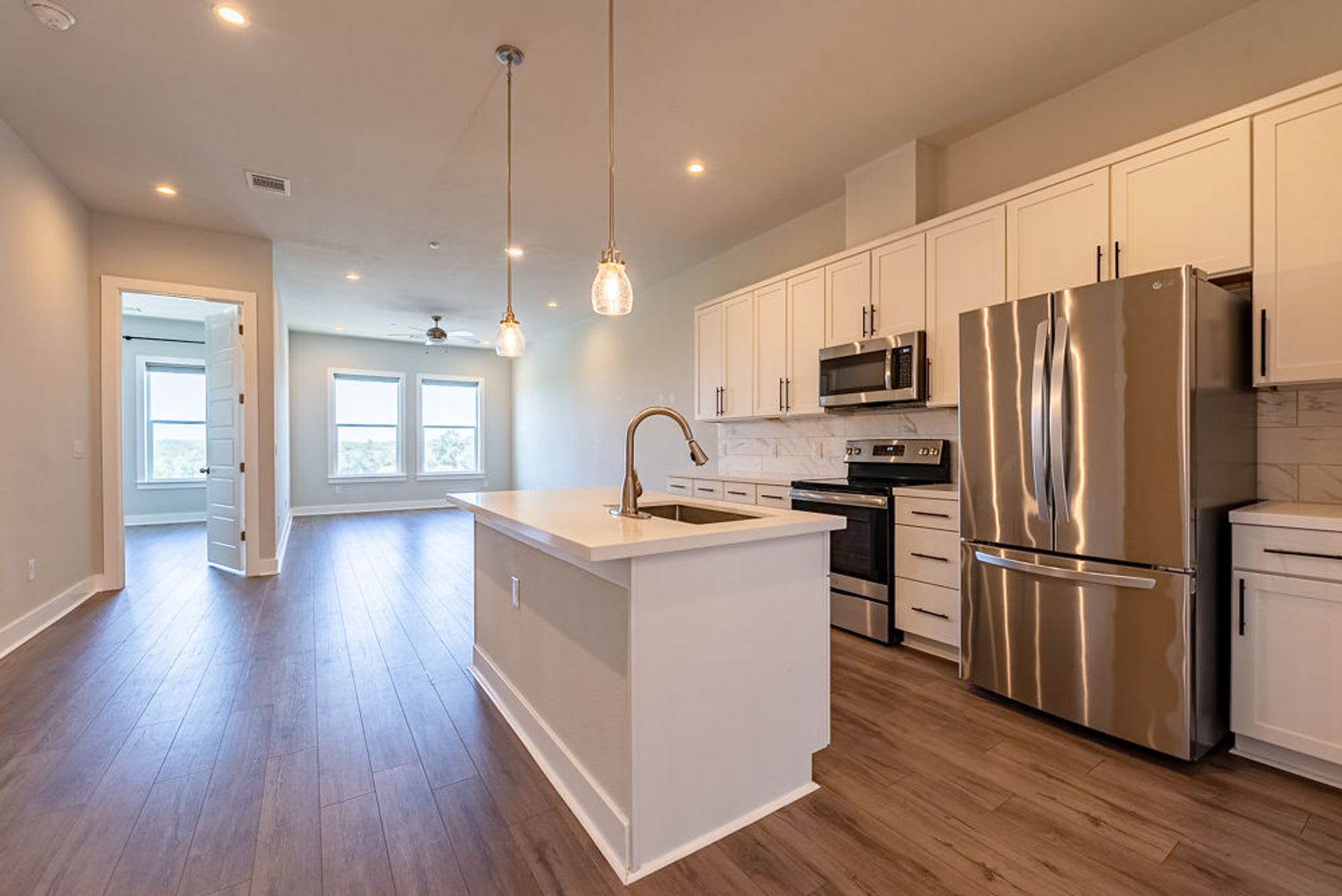 Stylish 2 bedroom, 2 bathroom Condo in East Austin. Must See Oportunity! – photo 1