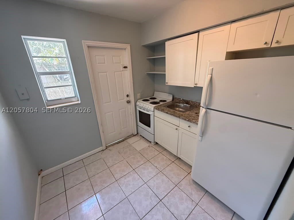 3129 SW 9th St – photo 3