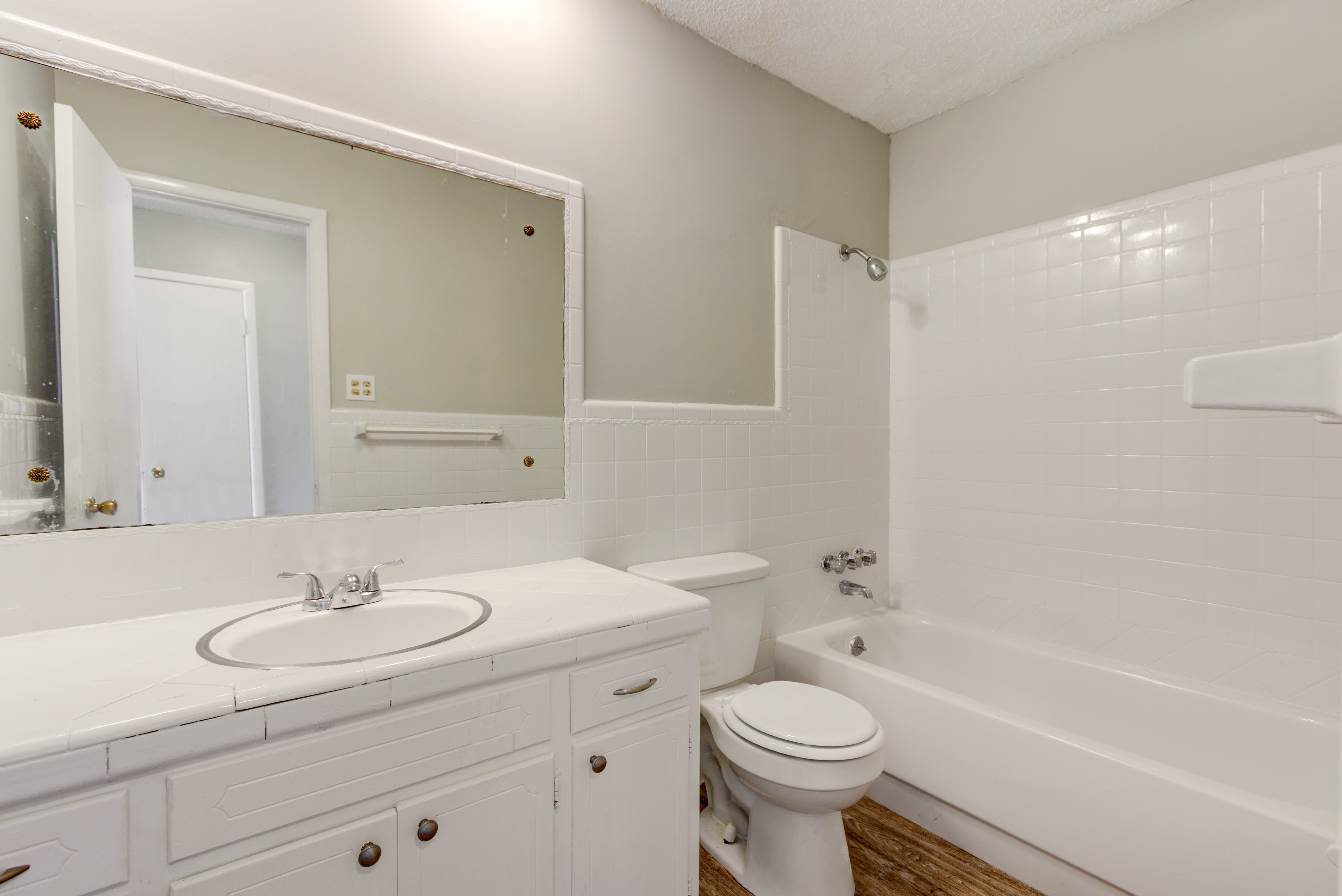 Luxurious Comfort Fully Furnished 3 Bed 2 Bath Brick Home In Fort Smith – photo 4
