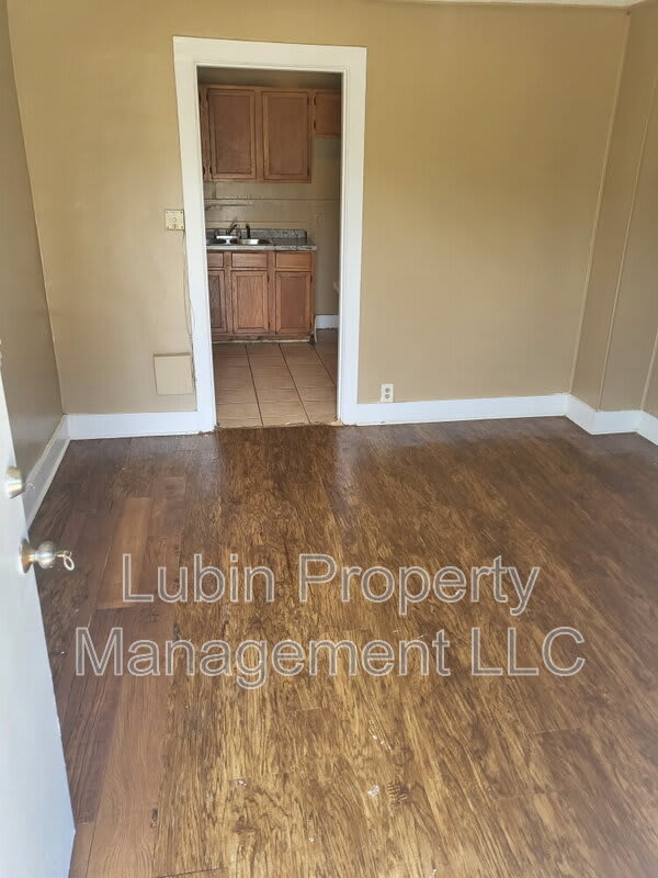 820 Dallas St – photo 3