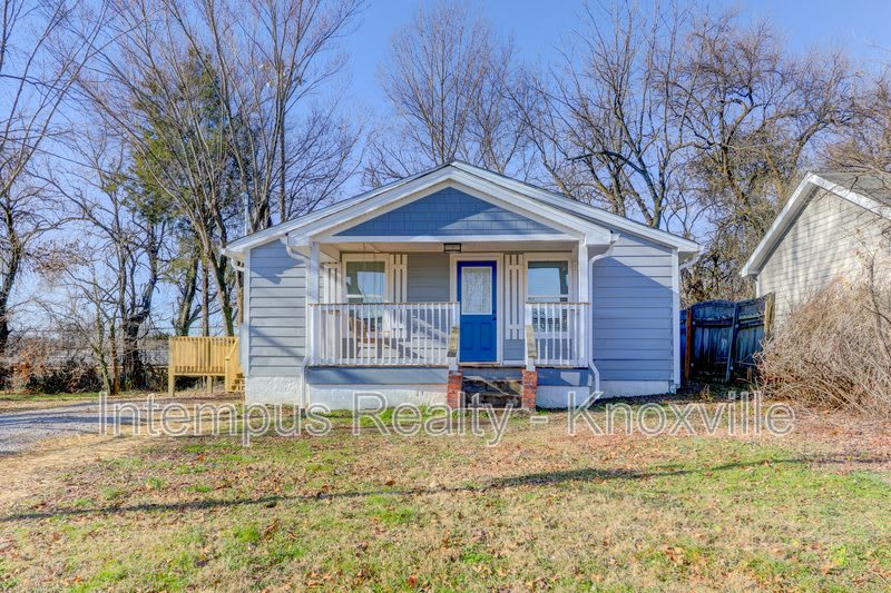 605 Booth St – photo 2