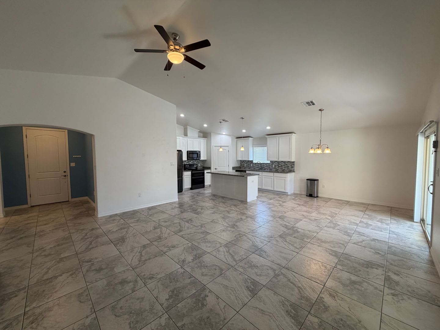 POOL & SPA HOME IN THE FOOTHILLS! – photo 4