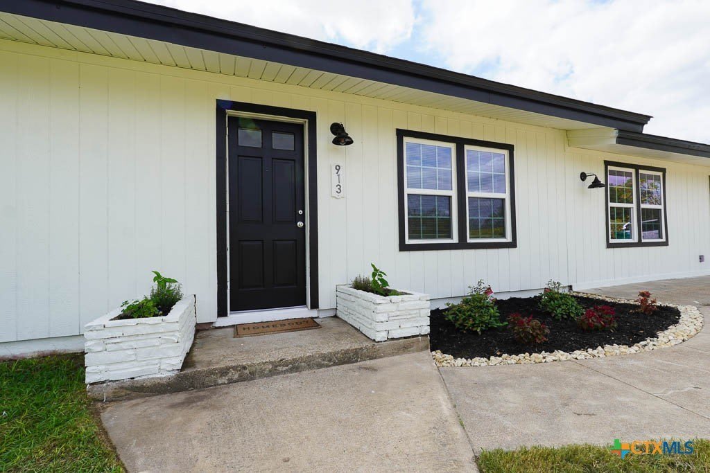 913 Hander Lane – photo 2