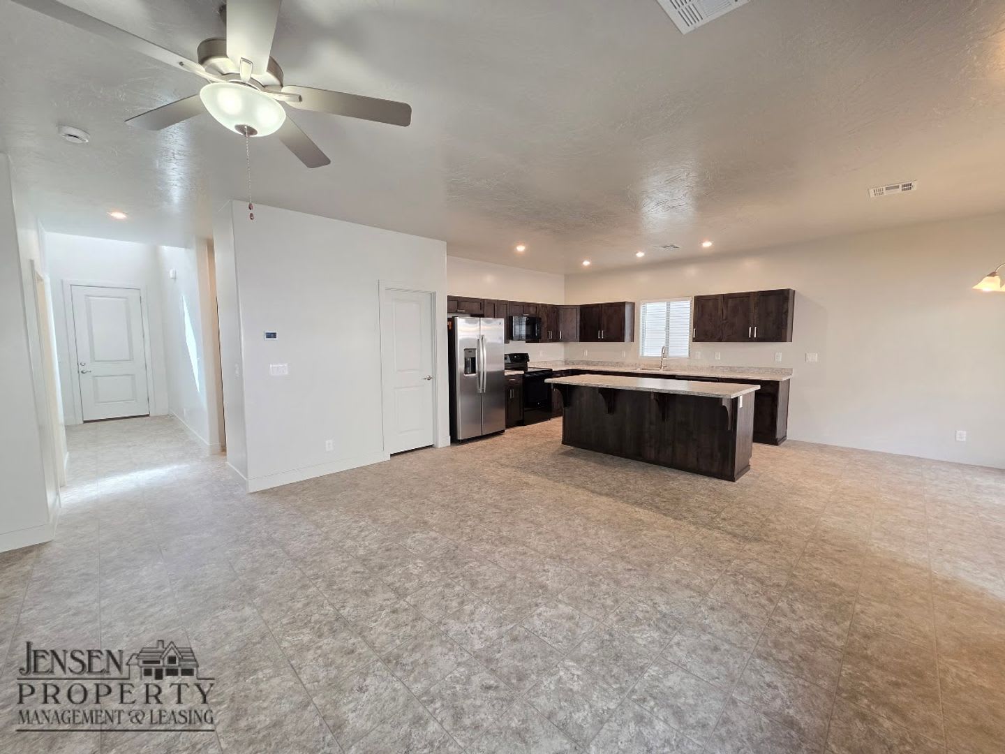 Beautiful 4 Bedroom in Red Trails – photo 5