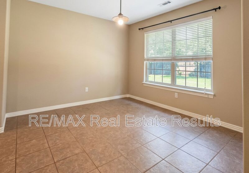 2904 SW Wentworth Ave – photo 5