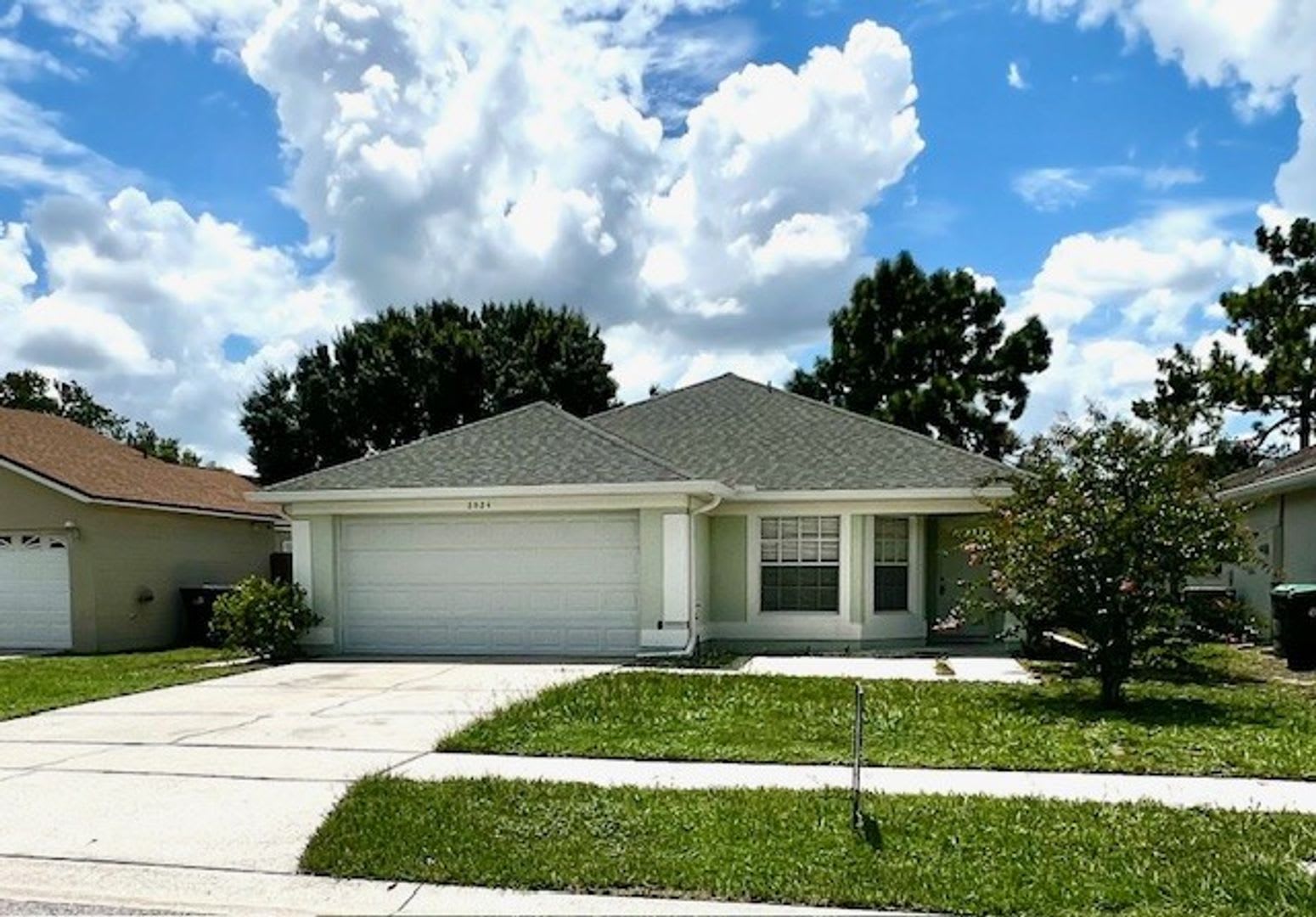 Welcome Home Updated Flooring Fresh Interior Paint Move In October Beautiful 3X2 With Attached 2 Car Garage Lawn Care Included Near E50 – photo 2