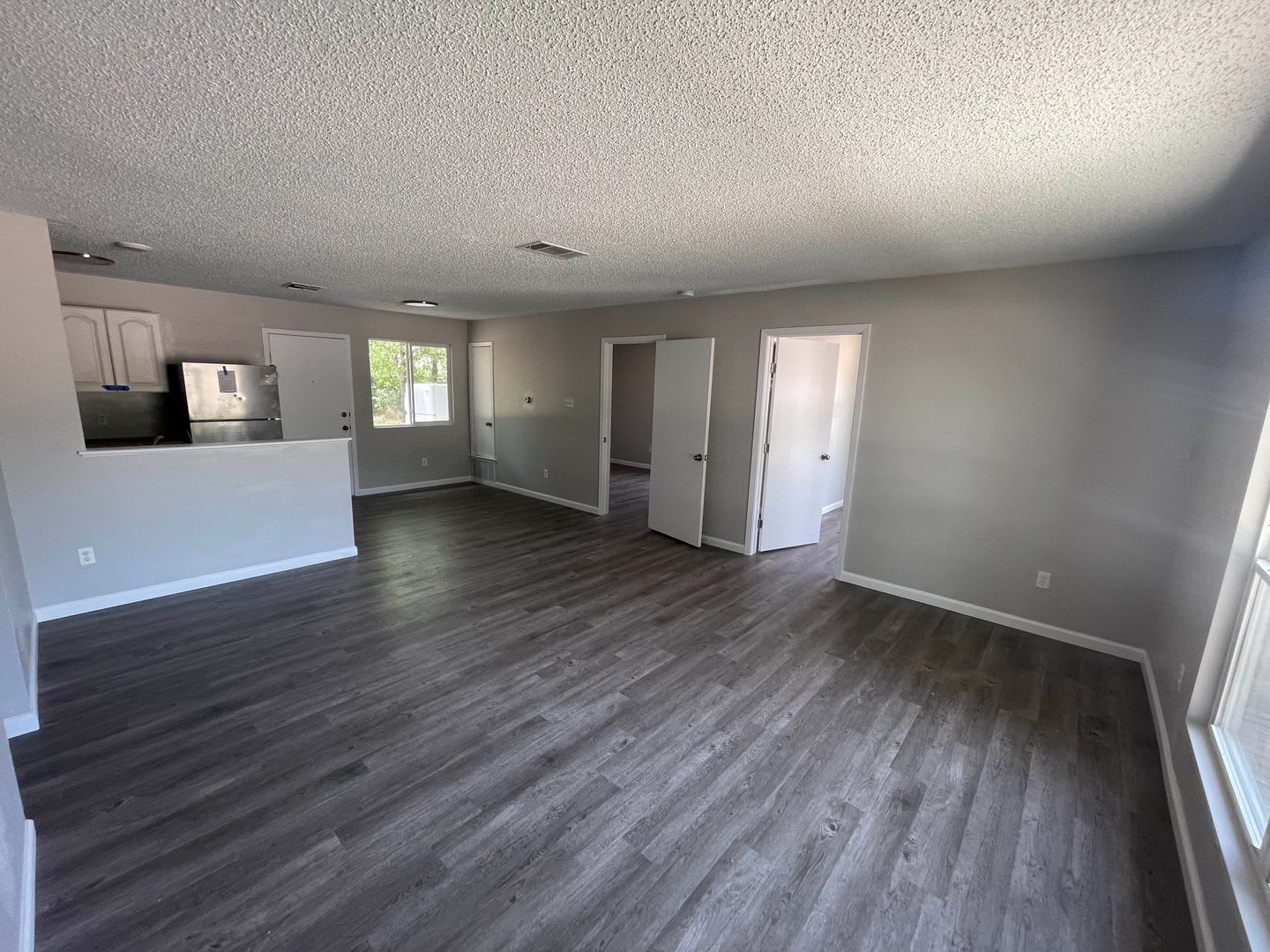 Spacious 5 Bedroom Home In A Great Neighborhood – photo 5