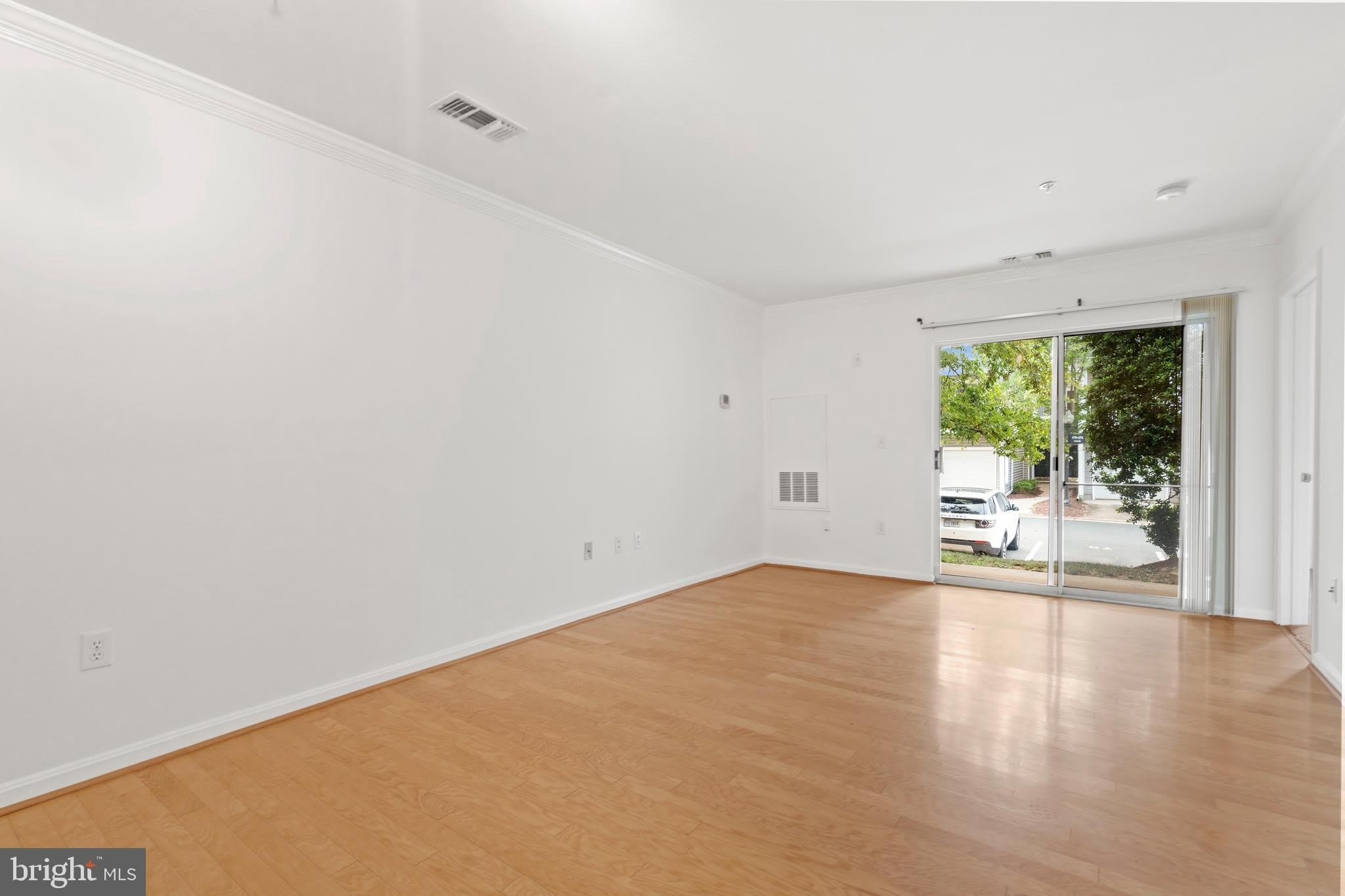 4525 Superior Square – photo 4