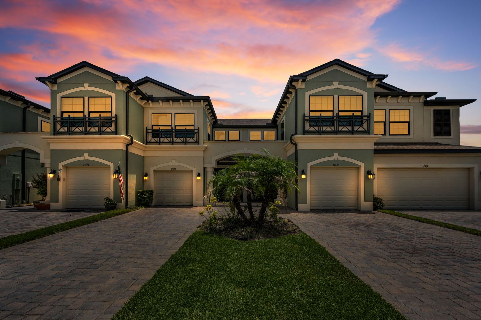 Beautiful executive Townhome – photo 1