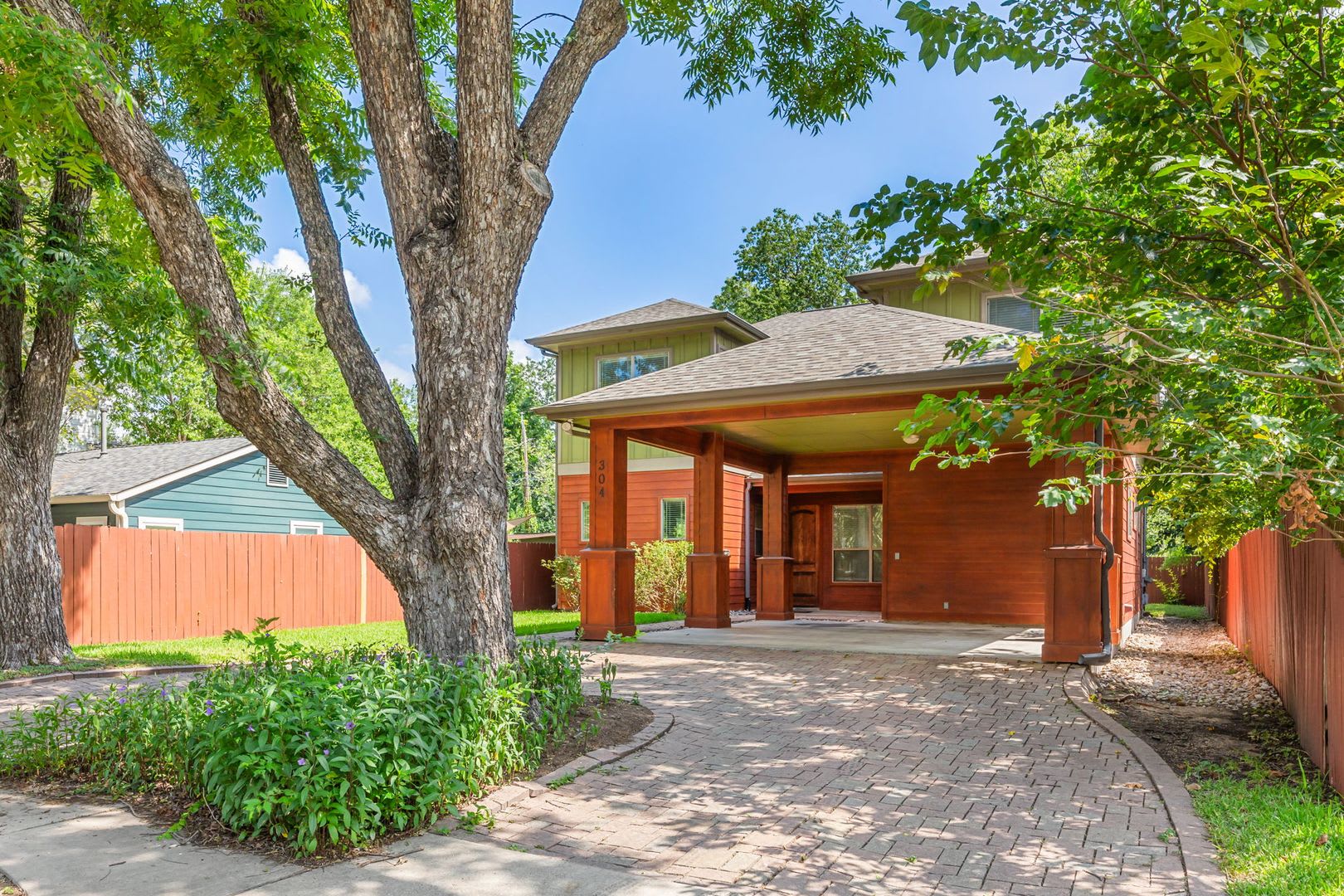 UT PRE-LEASE: Beautiful, Recently Constructed 6 bed/ 4 ba home in North Loop Area, Mins to UT – photo 4